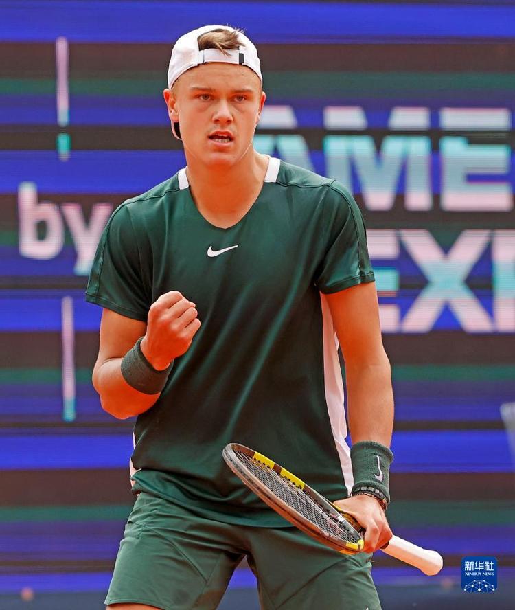 [图]布朗33+12哈登空砍37+7+8 凯尔特人险胜快船