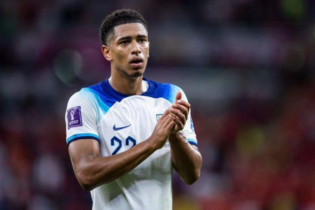 两场比赛共 两场比赛共